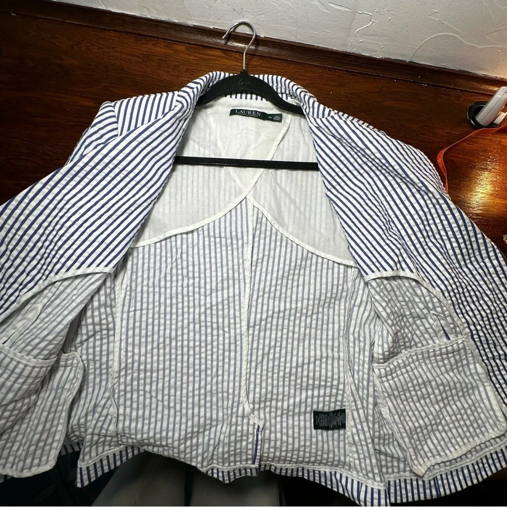 Lauren Ralph Lauren Seersucker Striped Blazer Blue White 12 Petite Like New